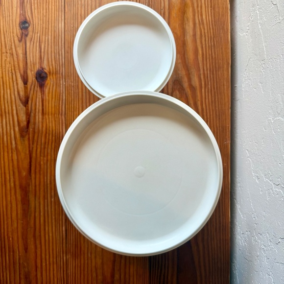 Vintage Tupperware 3-Tier Pedestal Stand – Modular Cake and Serving Display - Picture 3 of 15